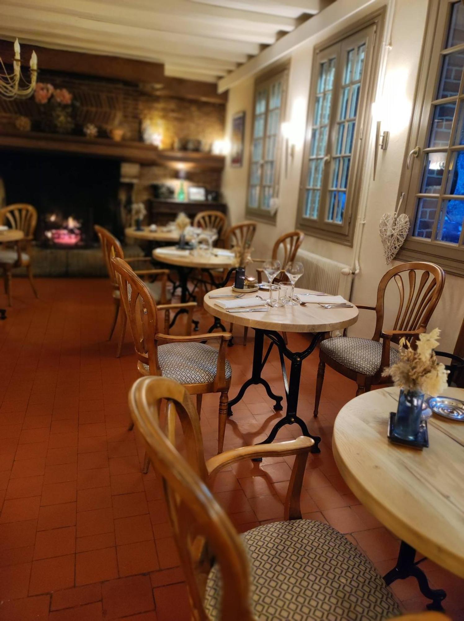 Le Relais Des Dalles - & Restaurant Hotel